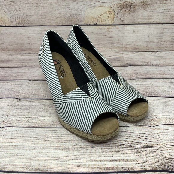 BOBS Skechers Women Size 7 Black White Wedge Heel Memory Foam Ankle Boots - Picture 2 of 9